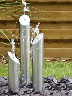 نافورة مياه مخروطي