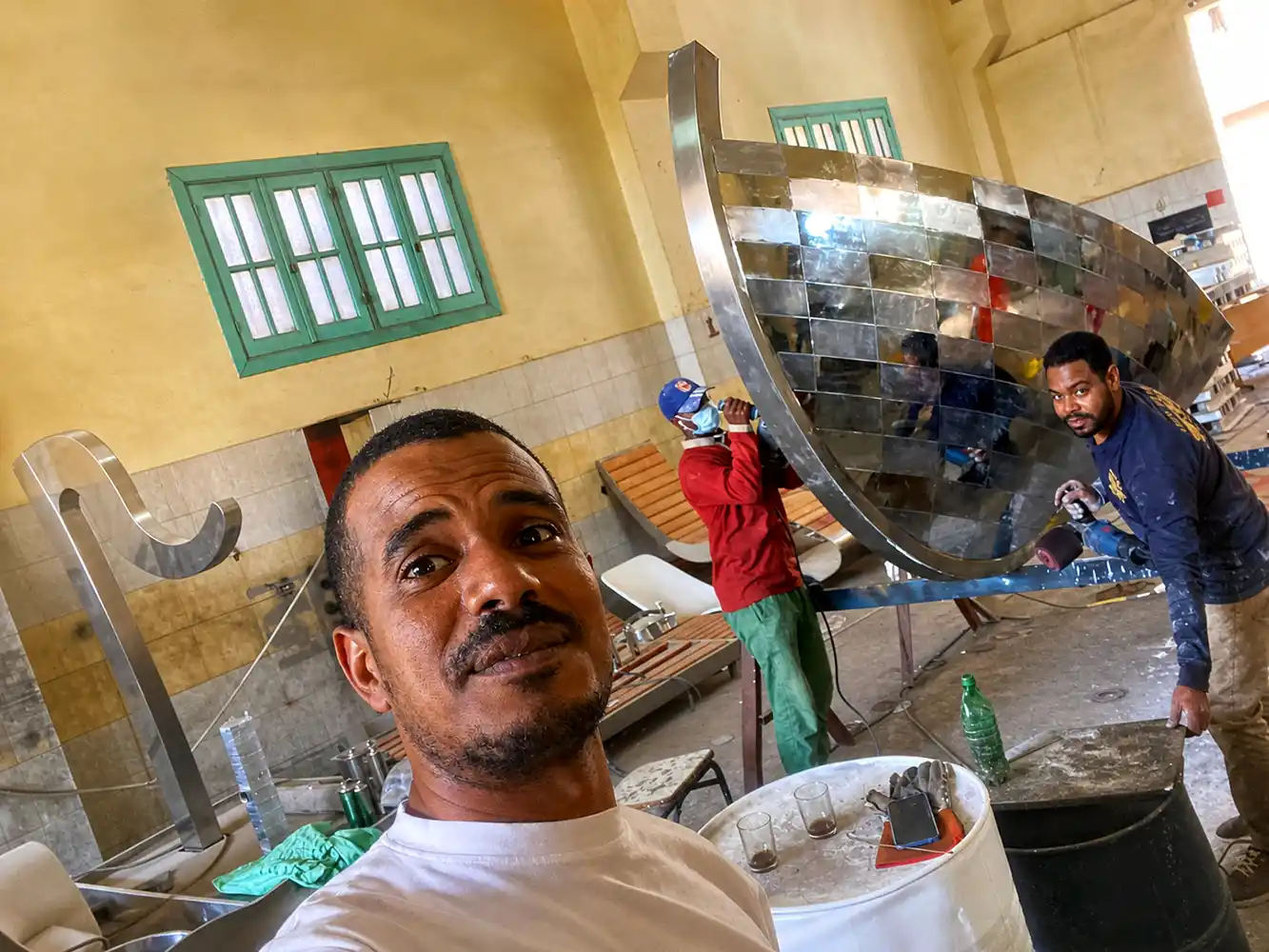 معالجة وتشطيب أسطح مجسم المركب