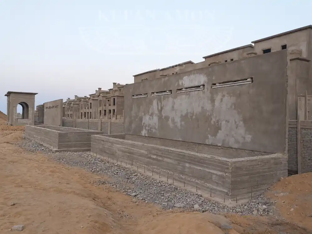 دمج العناصر المائية مع المسطحات الخضراء