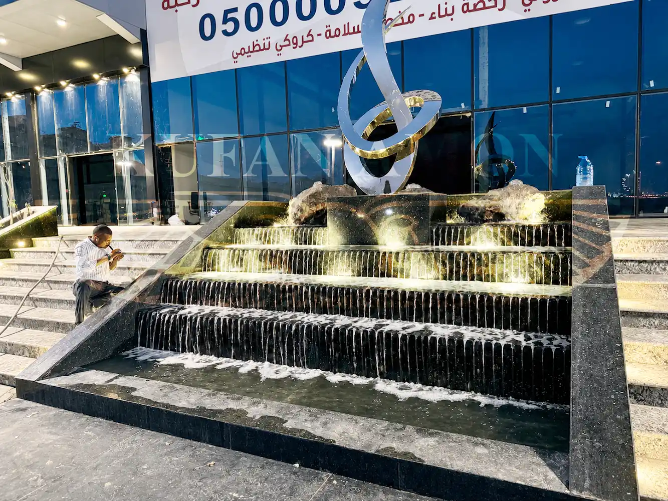 المشهد الرئيسي للاندسكيب المتكامل في مول ريفيرا جدة